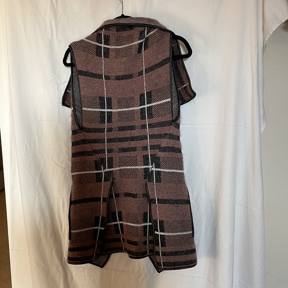 Long vest - Picture 2 of 6